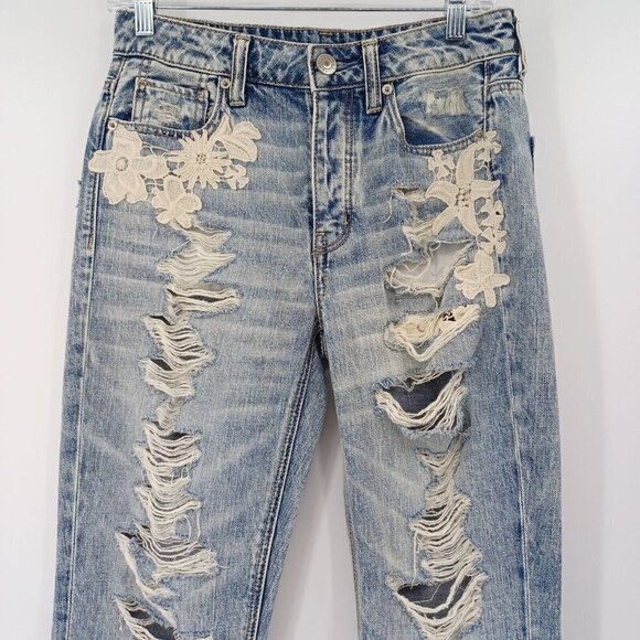 American Eagle Hi-Rise Tomgirl Embroidered Distressed Jean Medium Wash Women's 2 - Picture 3 of 12